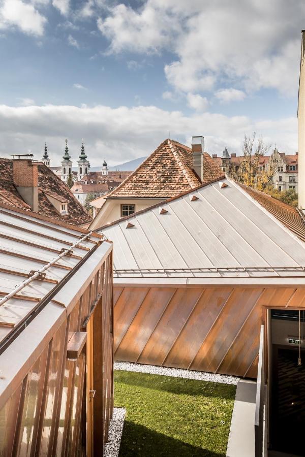 Kai 36 - Hotel Zwischen Fels Und Fluss กราซ ภายนอก รูปภาพ A standing seam metal roof