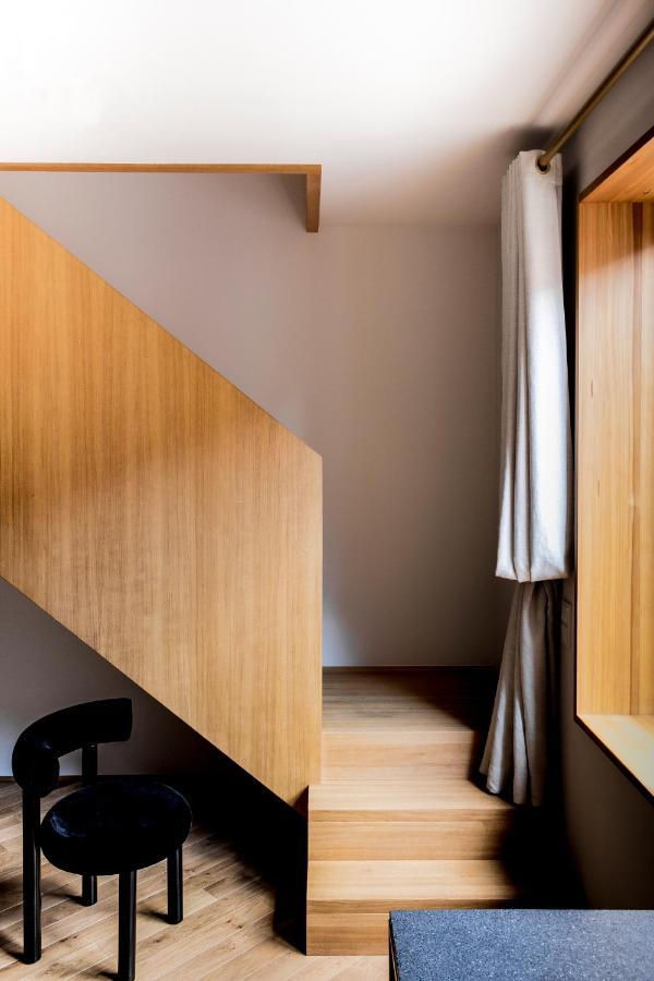 Kai 36 - Hotel Zwischen Fels Und Fluss กราซ ภายนอก รูปภาพ Detail of the staircase