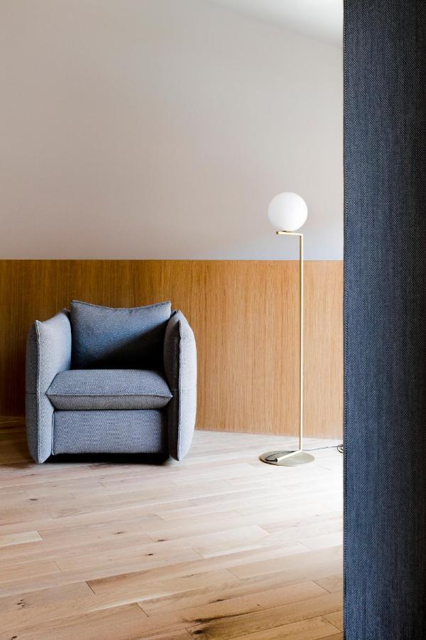 Kai 36 - Hotel Zwischen Fels Und Fluss กราซ ภายนอก รูปภาพ Floor lamp