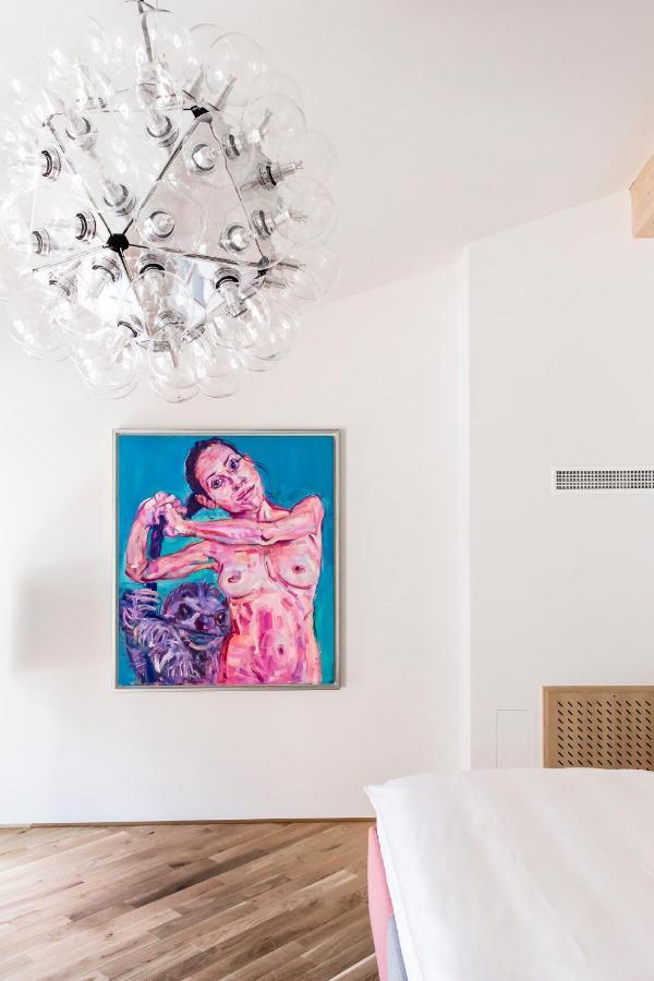 Kai 36 - Hotel Zwischen Fels Und Fluss กราซ ภายนอก รูปภาพ Painting by Yana Borisova