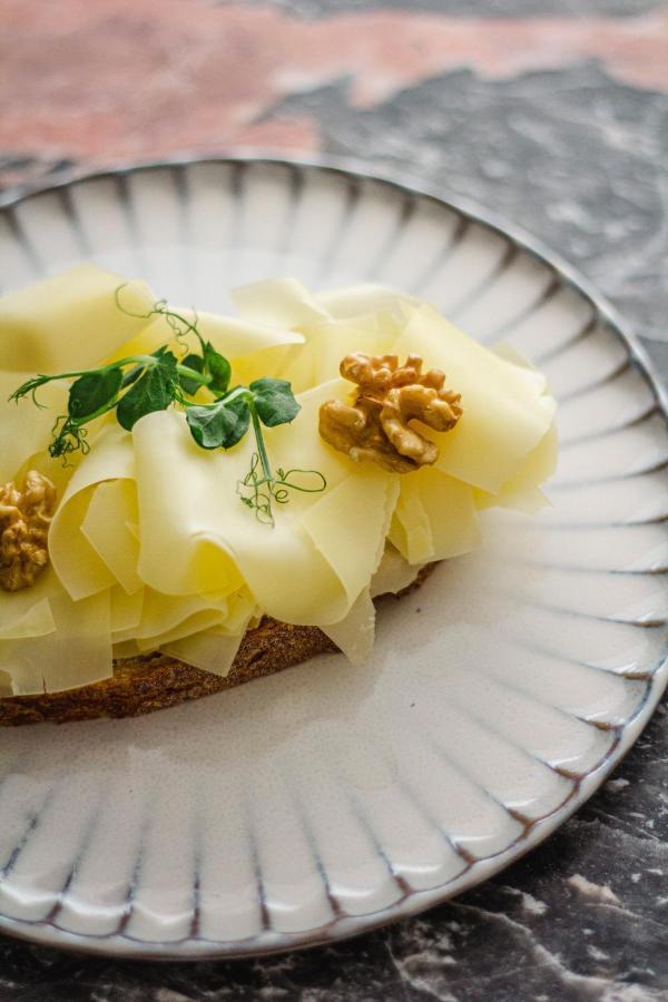 Kai 36 - Hotel Zwischen Fels Und Fluss กราซ ภายนอก รูปภาพ Cantal cheese