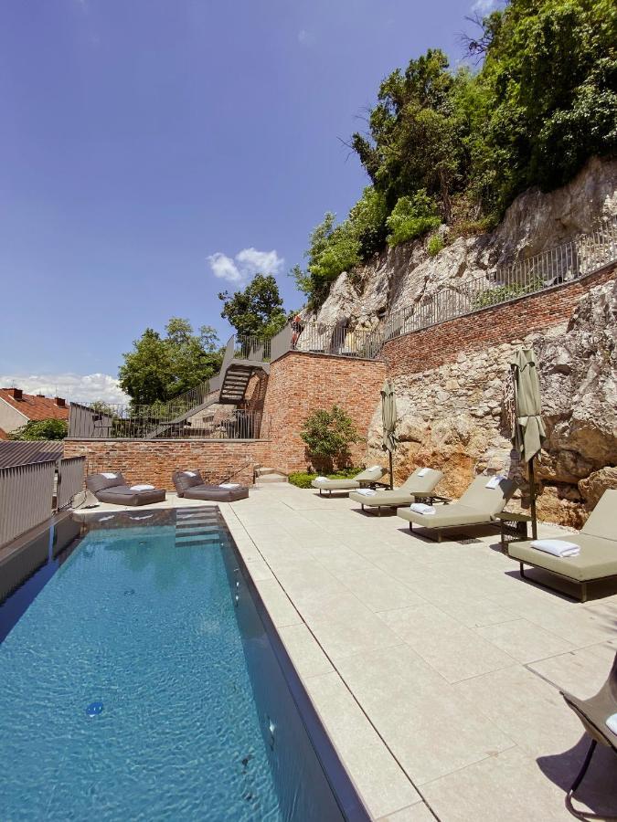 Kai 36 - Hotel Zwischen Fels Und Fluss กราซ ภายนอก รูปภาพ The swimming pool at the hotel